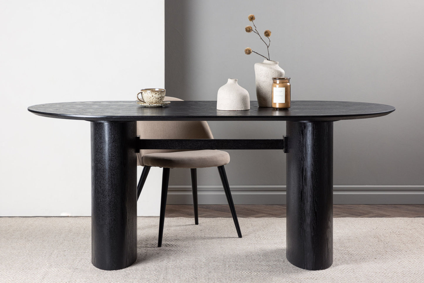 Isolde dining room table oval black