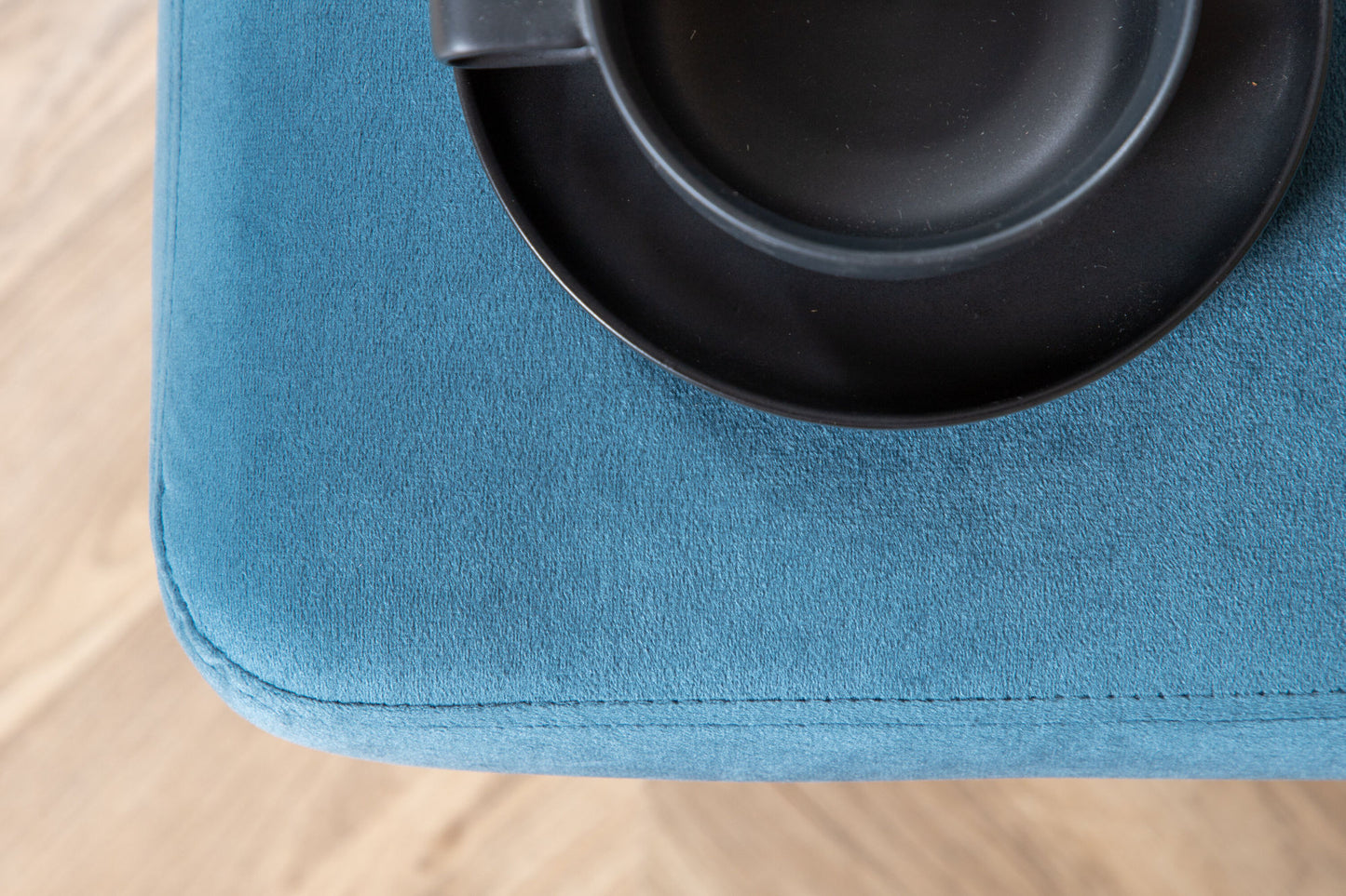 Tree pouf blue velvet