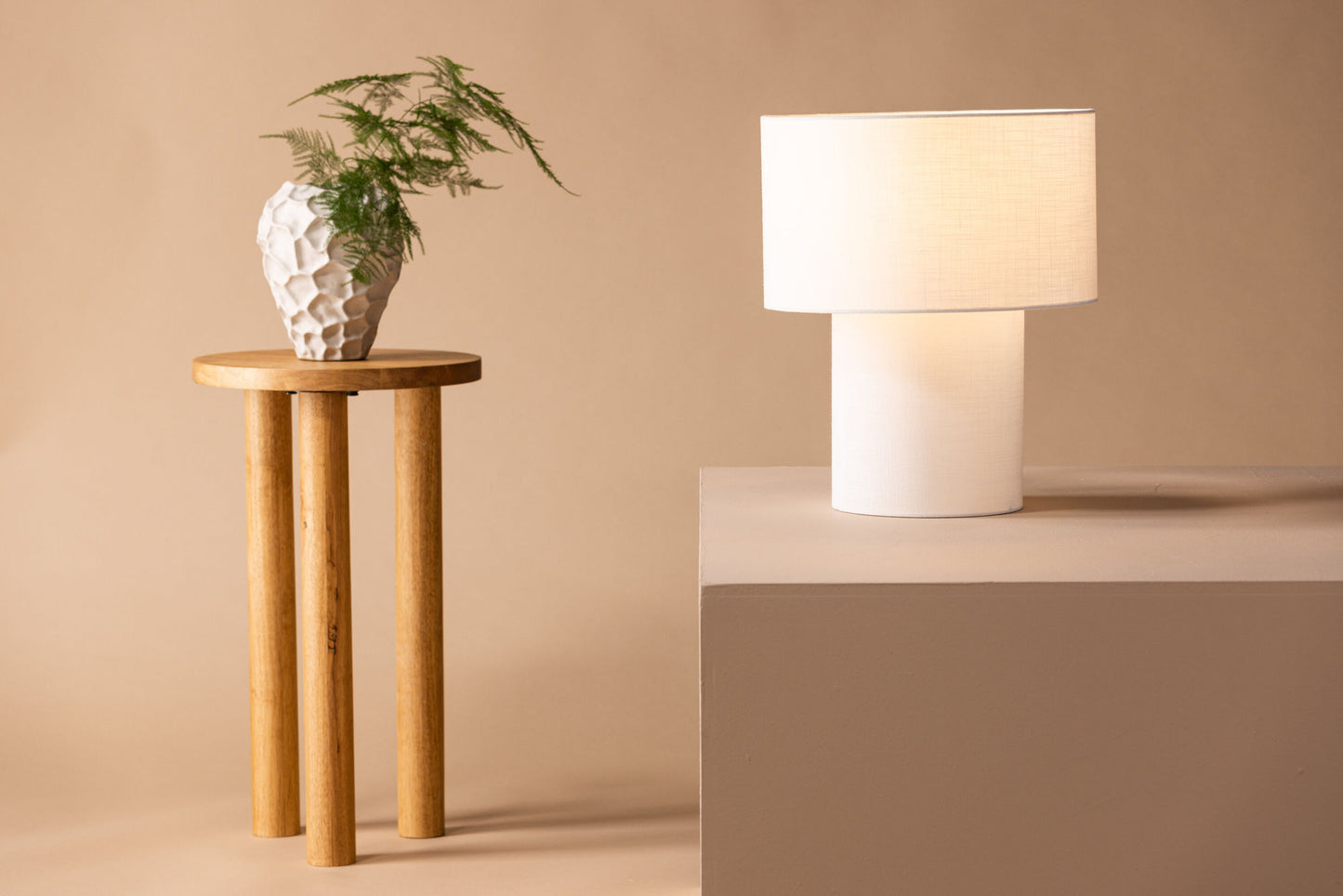 Globia table lamp white