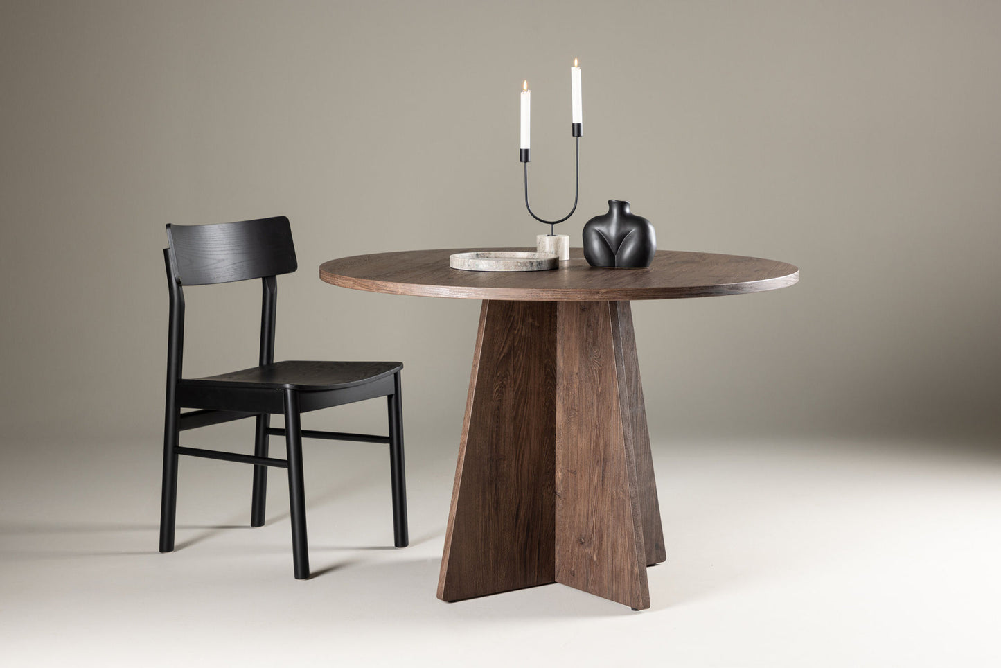 Bootcut dining room table mocha round