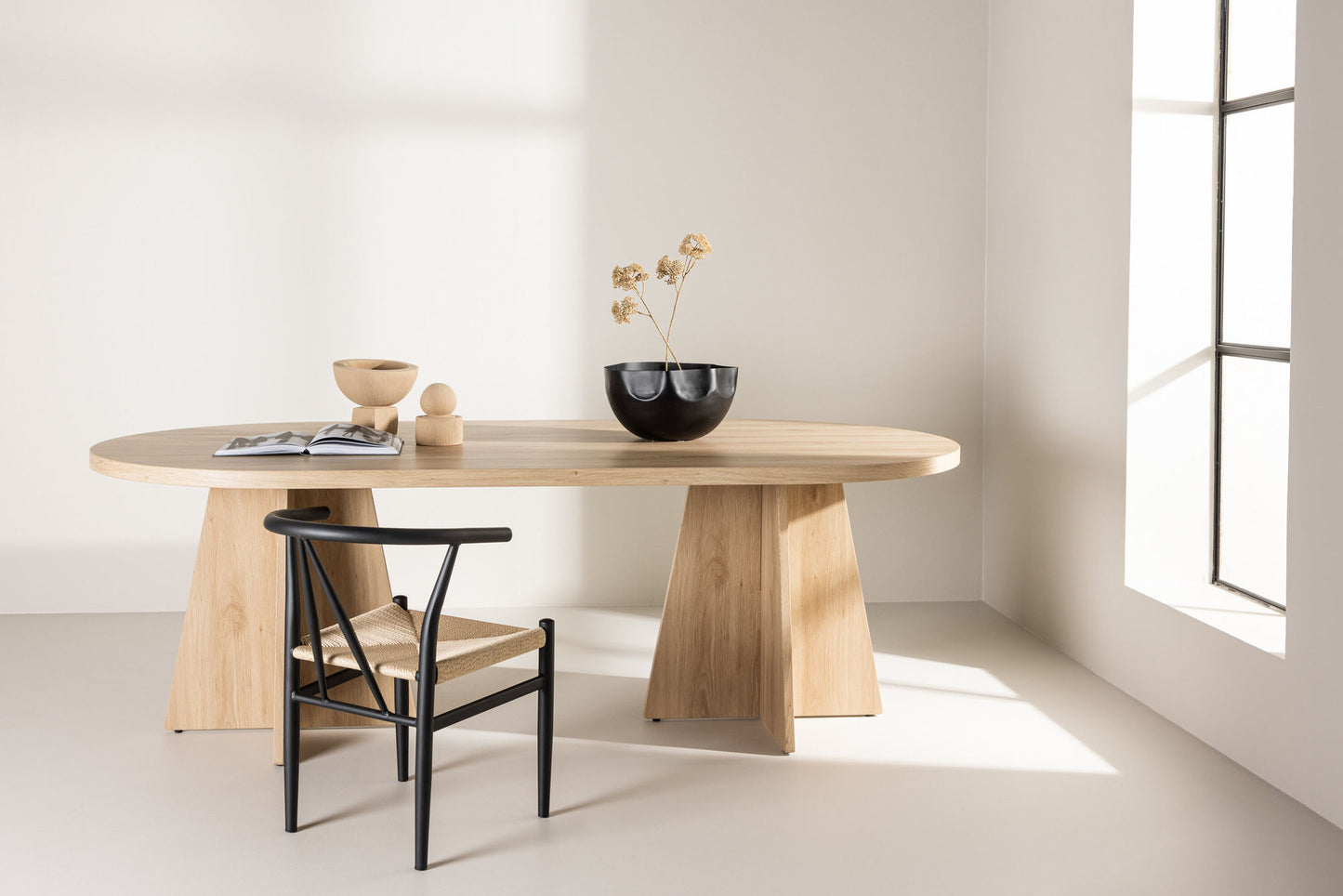 Table de salle à manger Bootcut ovale en bois naturel