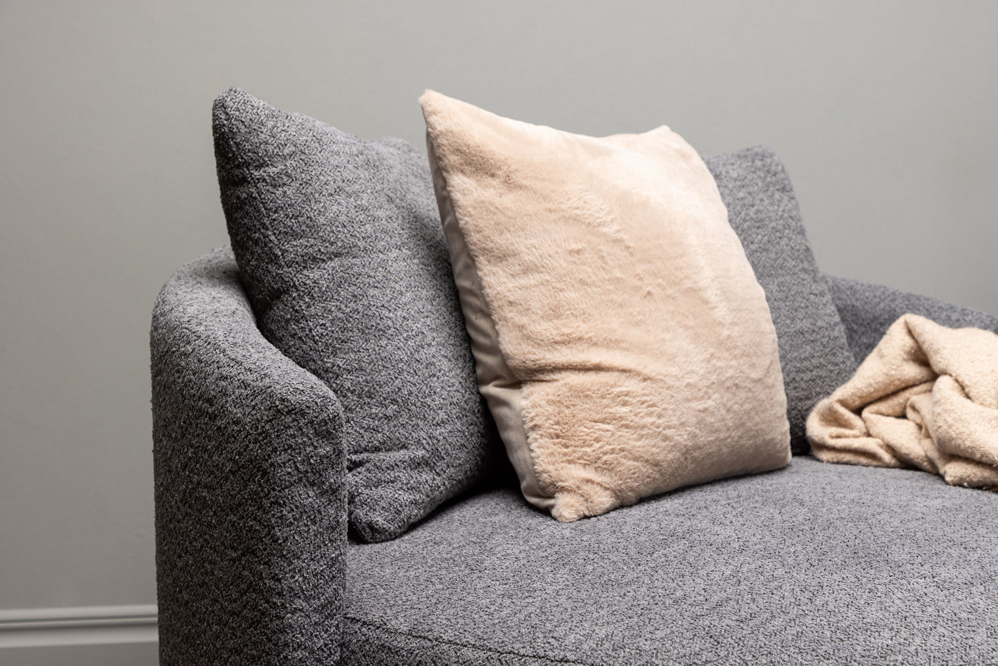 Kelso sofa gray fleece