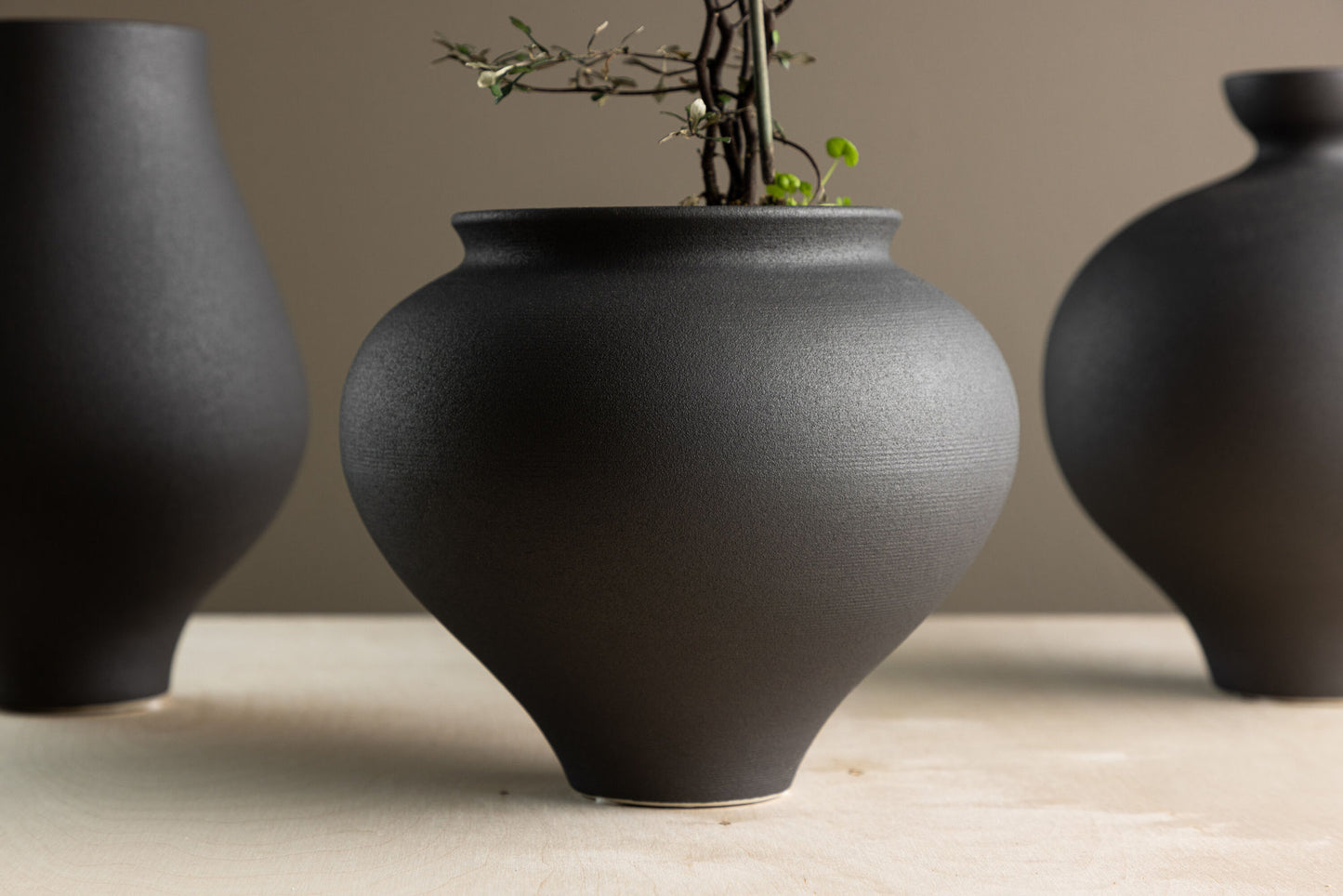 Rellis vase black S