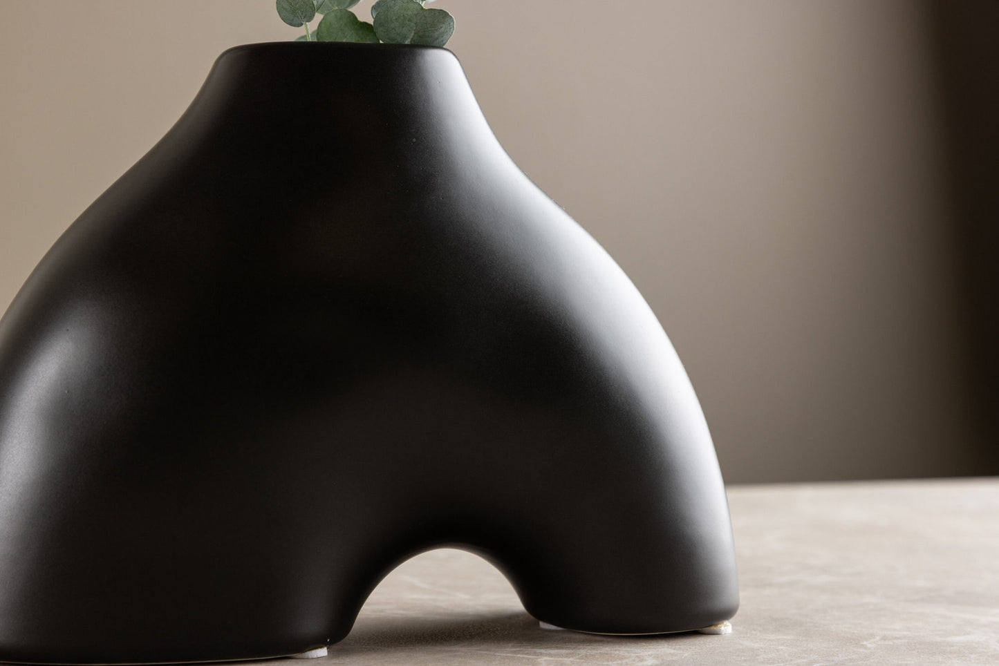 Kento vase black